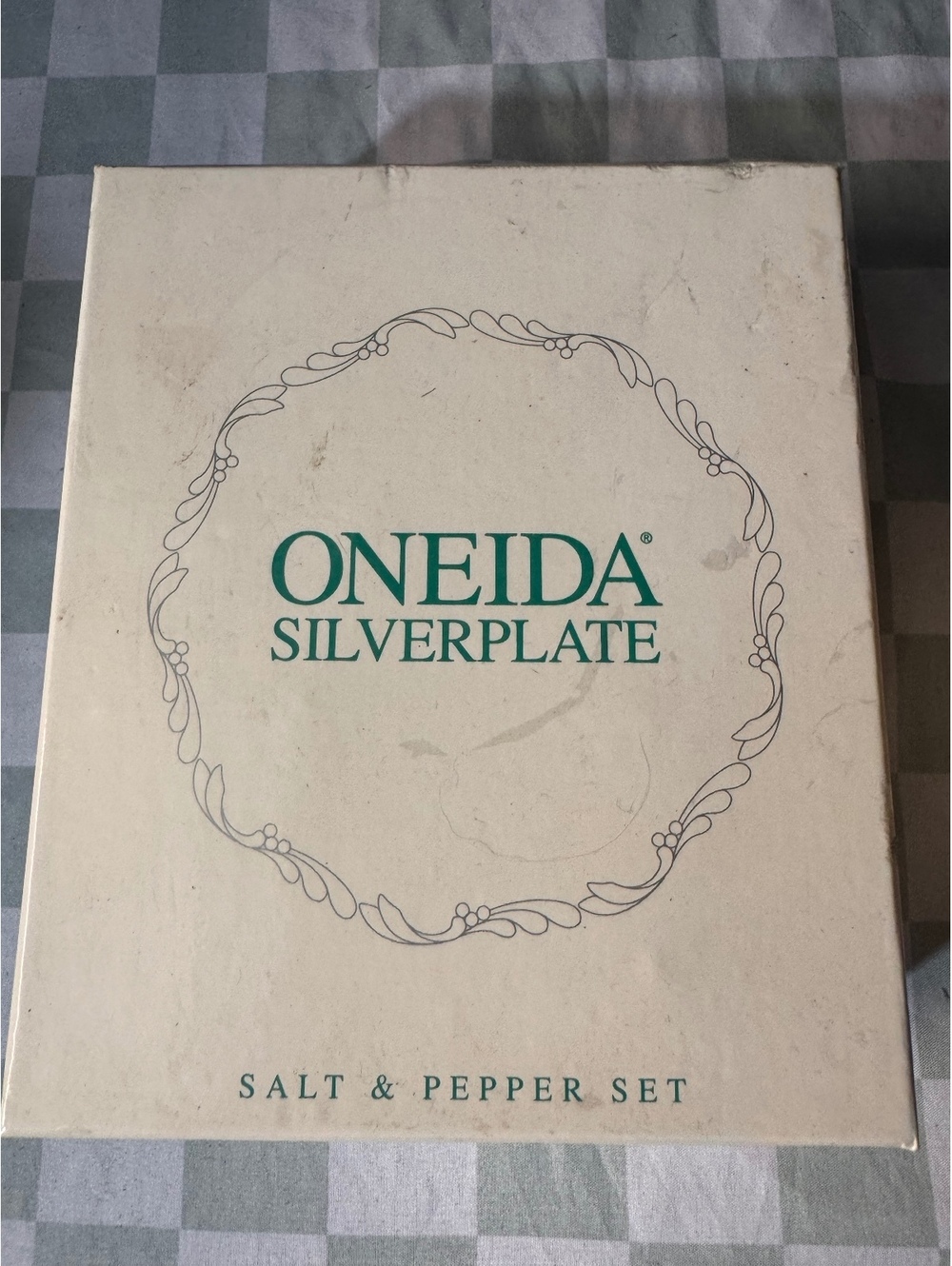 Oneida Silverplate Salt & Pepper Set 5.5" in Original Box